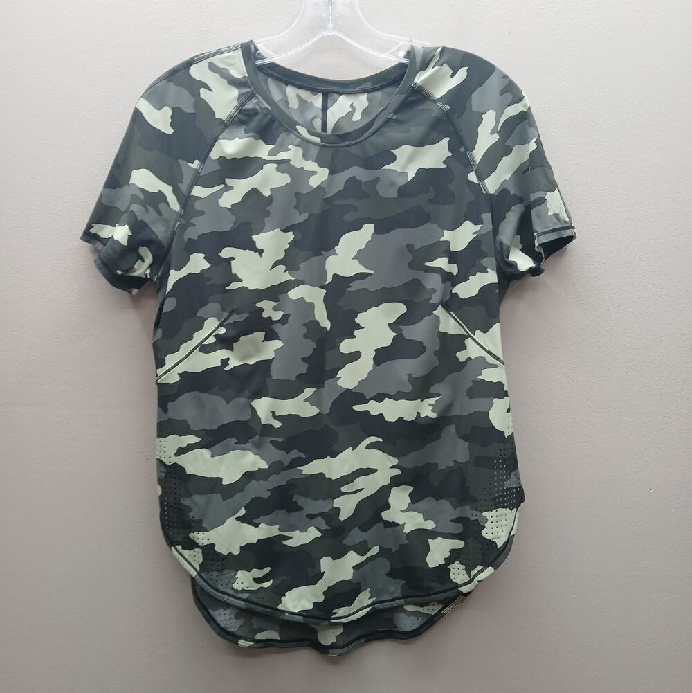 Lululemon Camouflage with Vented Sides UVP Run Active Short Sleeve Shirt Size 4